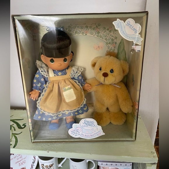 Precious Moments doll - Picture 1 of 4